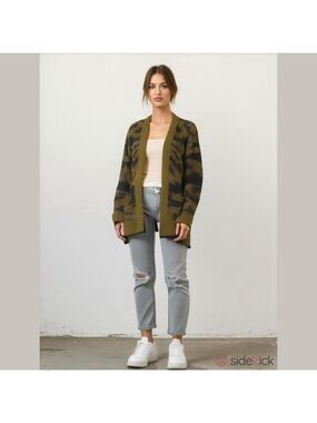 Camo open sweater cardigan size small